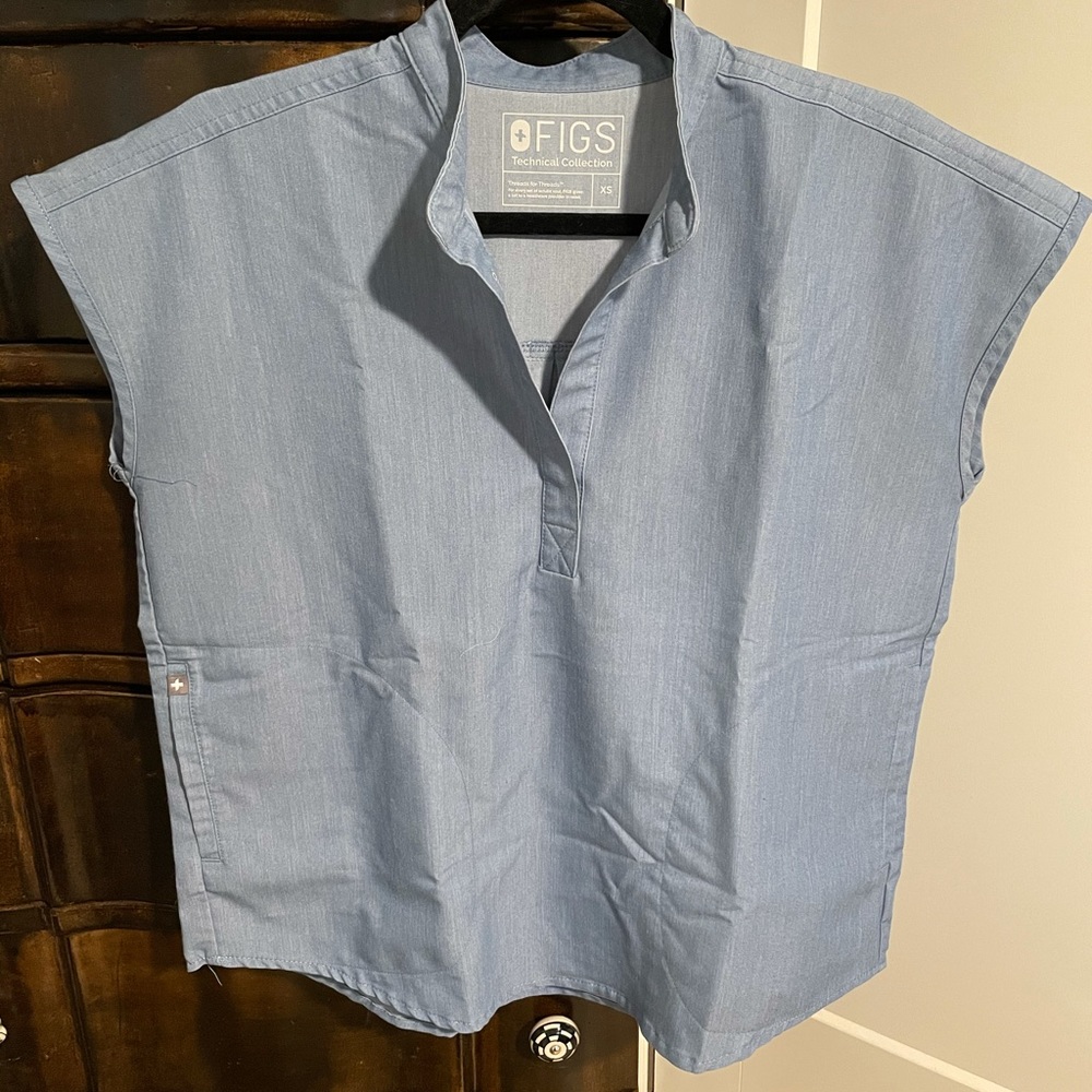 FIGS SCRUBS SET, XS TOP/PS PANTS, LIMITED EDITION.